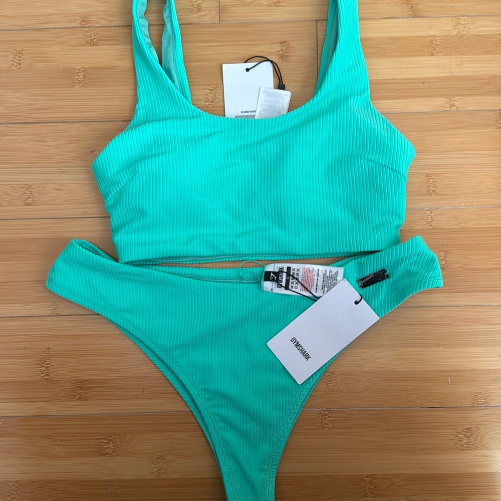 NWT Gymshark Essence low rise ribbed bikini bottoms and bikini top in hypermint